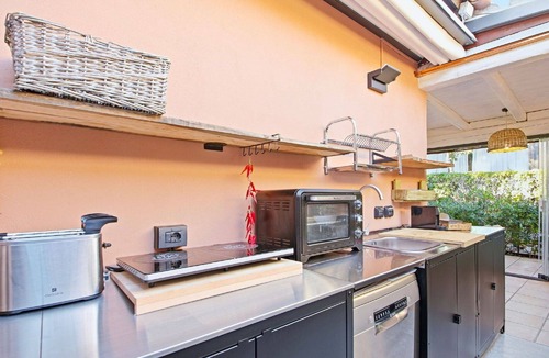 Porto Istana Apartment | Cosy apartment for 4 people with A/C, WIFI and patio