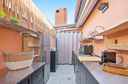 Porto Istana Apartment | Cosy apartment for 4 people with A/C, WIFI and patio