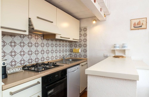 Porto Istana Apartment | Cosy apartment for 5 guests with A/C, WIFI, TV, terrace and pets allowed
