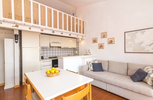Porto Istana Apartment | Cosy apartment for 5 guests with A/C, WIFI, TV, terrace and pets allowed
