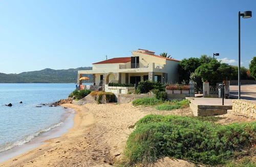 La Conia Apartment | Cosy apartment for 5 people with WIFI, A/C, TV, terrace and pets allowed
