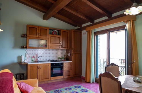 Termoli Apartment | Cosy apartment for 4 people with WIFI, pool, TV, terrace and parking
