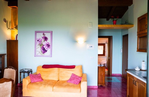 Termoli Apartment | Cosy apartment for 4 people with WIFI, pool, TV, terrace and parking