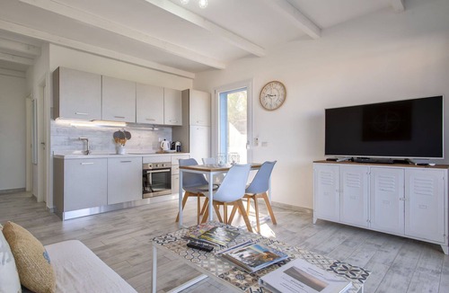 La Ciaccia Apartment | Cosy apartment for 4 guests with WIFI, A/C, TV and patio