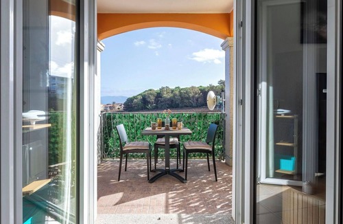 Valledoria Apartment | Cosy apartment for 4 people with WIFI, A/C, TV, patio, pets allowed and panoramic view