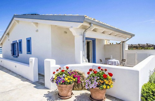 La Ciaccia Apartment | Cosy apartment for 4 guests with A/C, WIFI, pool, TV and terrace