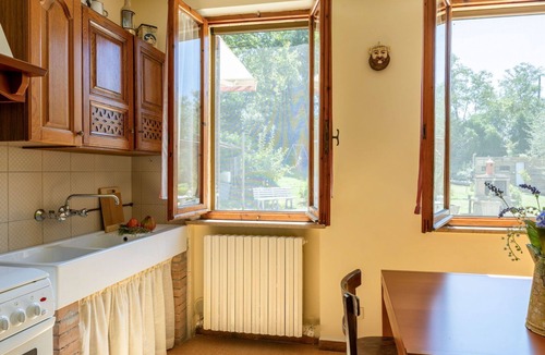 Monte Fabbri House | Cosy apartment in villa with WIFI, pool, TV, pets allowed and panoramic view, close to Urbino