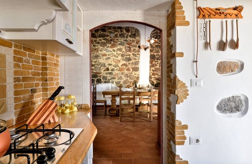 Dorgali House | Country House by the Lake with Heated Private Pool, Lake & Mountain Views, Garden