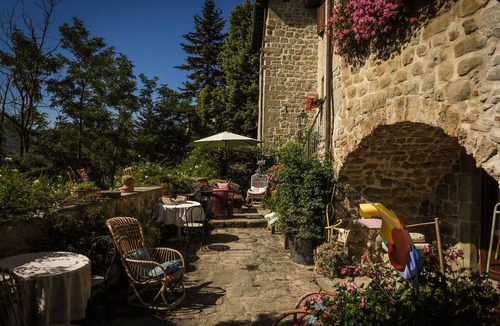Roccafluvione House | Country House/Farm House in Forcella with 4 bedrooms sleeps 14