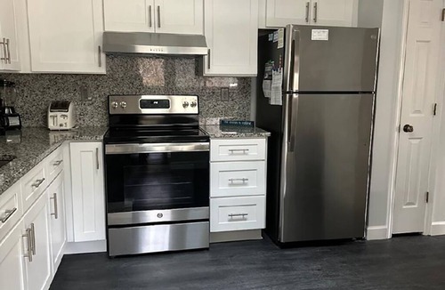 Shipyard Plantation Villa | Couples Cozy retreat, quiet and 10 minute walk to the beach -REMODELED NOV 2023