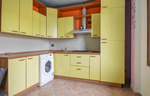 Ilbono Apartment | Cozy Apartment In Ilbono With Wifi