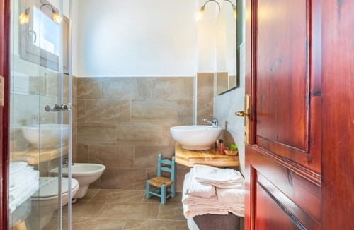 Orosei Hotel | Cozy family-run hotel 5 minutes from the historic center