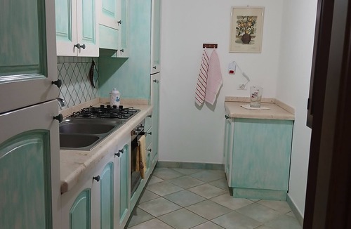 Cala Liberotto Apartment | Cozy house 800 mt from the sea "Villa Hyacinth" - app.to D