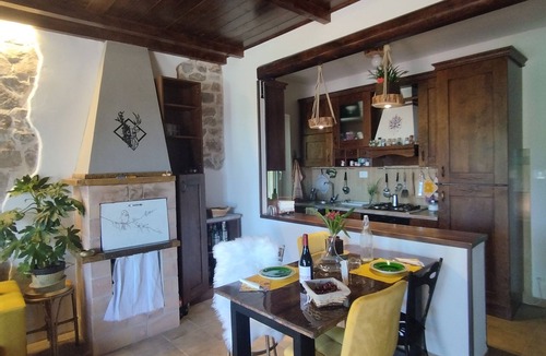 Sarnano House | Cozy little house in the woods! Relax, breathe, reconnect with Nature.