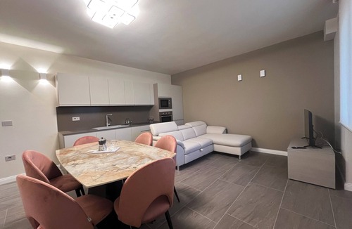 Vernazzano Basso Apartment | Cozy suite with contemporary design and comfort for 4 guests Suite Aura