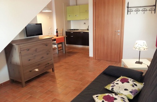Francavilla d'Ete Apartment | Crepuscolo flat in farmhouse with swimming pool, in the Marche hills