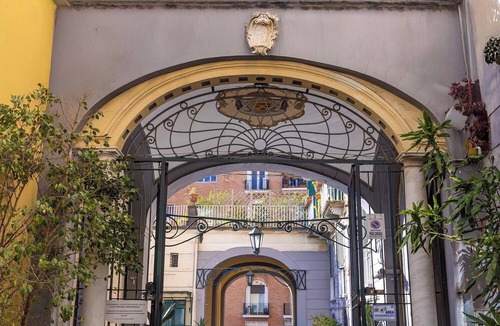Chiaia Bed & Breakfast | Deluxe Private Patio Suite ~ Toledo
