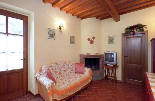 Loro Ciuffenna House | Detached villa for 6-pers with outdoor swimming pool