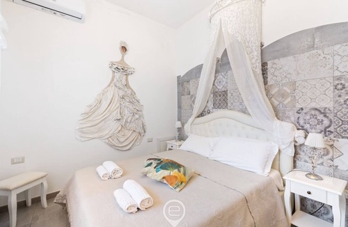 Oristano Historic Centre House | Domo Antico Borgo - White Room