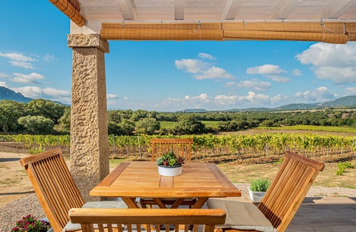 Monti Apartment | Elegant Country House Tenuta Piredu in Monti