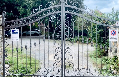 Teulada Apartment | Elegant Studio Apartment surrounded by greenery a stone's throw from the center.