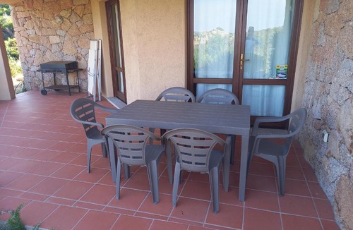 Trinita d'Agultu e Vignola Apartment | Emanuele Villetta con Ampio Giardino Piscina CONDIZIONATORI CALDO FREDDO