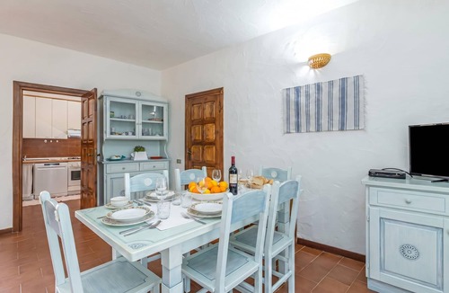 Baia Caddinas Apartment | Erica Piano Terra 150m From the Beach, Golfo Aranci, Italy
