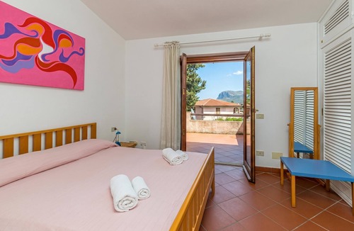 Baia Caddinas Apartment | Erica Primo Piano 150m From the Beach, Golfo Aranci, Italy
