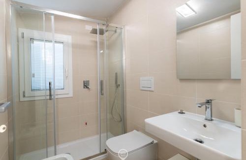 Oristano Historic Centre Apartment | Estay - White Magnolia - AirCon - WiFi - Parking