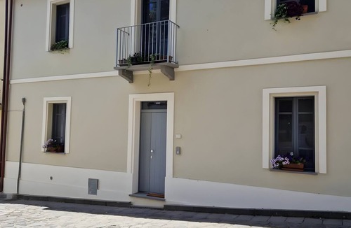 Sini Apartment | Exclusive Guest House with Terrace, Slow Tourism in Authentic Alta Marmilla, Breakfast Included