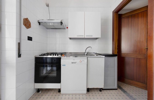 Province of Cagliari Apartment | Family Comfort Apartment Luna with Balcony, Wi-Fi and Air Conditioning