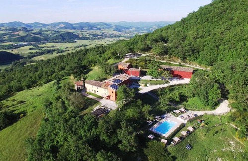Acqualagna Apartment | Farmhouse with pool immersed in a natural setting of the Montefeltro - 7 -