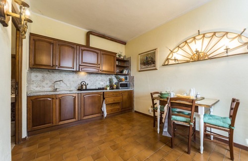 Tavarnelle Val di Pesa Apartment | Flat in San Donato, Chianti, Tennis court,pool,barbecue,village walk distance,R2