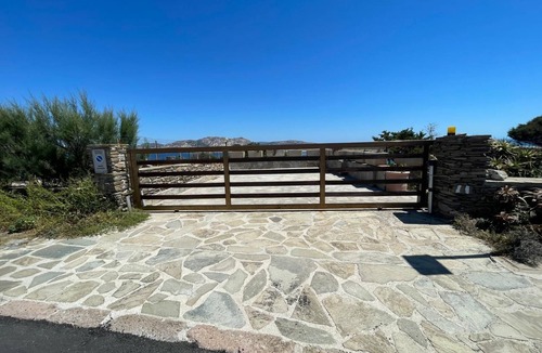 La Pelosa Apartment | GinaHouse: Vacation in Stintino near Pelosa Beach with free parking
