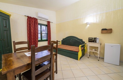 Arborea Apartment | Golden Meadow Apartment, Ac, Wifi