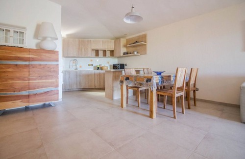 Porto Cervo Apartment | GuestHost - A charming and spacious 85 square meters terraced house, perfect for four people, located on the ground floor of a condominium.The property is located in Porto Cervo, one of Sardinia's most charming towns, just 650 meters from the famous Piaz