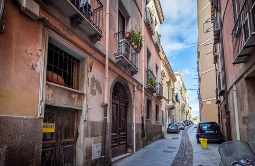 Historic Castle District Apartment | GuestHost - Domus Genovesi Apartment in Casteddu