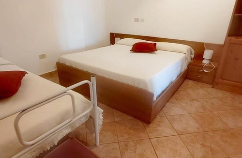 Porto San Paolo Hotel | Guesthouse La Locanda - Comfy Rooms & Local Food