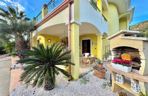 Bari Sardo Apartment | " Happy House With Garden "