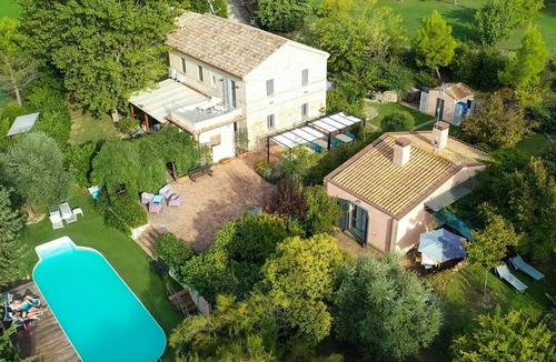 Ostra House | Haus der Musik 270m Veranda, Garten und Pool by Interhome