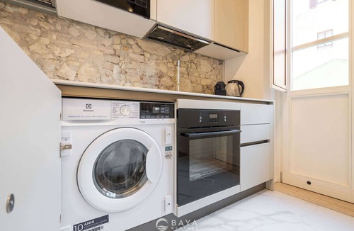 Marina District Apartment | Heritage Harbor Loft | 90m from Waterfront