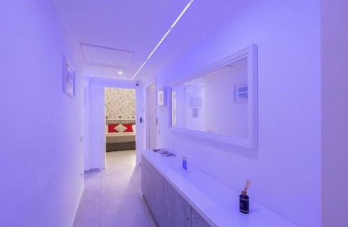 Naples City Centre House | HG White - King Room with Balcony | Comfort and Views in the Heart of Naples