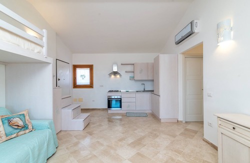Santa Teresa di Gallura Apartment | Holiday Apartment "La Pavoncella" with Sea View, Private Terrace & A/C