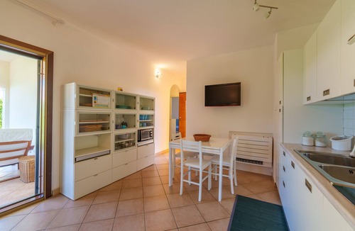Murta Maria Apartment | Holiday Apartment 'Casa Vacanze Mandorlo' with Shared Pool, Terrace & Garden