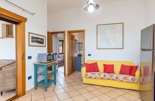 San Teodoro Apartment | Holiday Apartment "Lu Impostu" with Sea View, Private Terrace, Pool & Air Conditioning