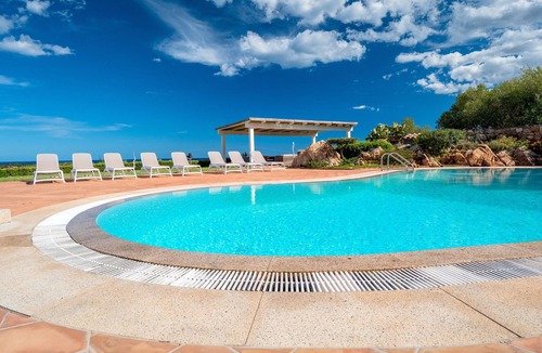 San Teodoro Apartment | Holiday Apartment "Lu Impostu" with Sea View, Private Terrace, Pool & Air Conditioning