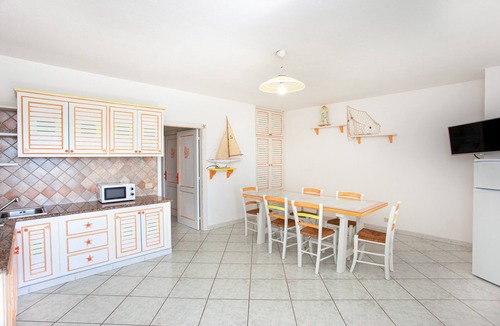 Orosei Apartment | Holiday Apartment ‘Villa Mula 4’ with Sea View, Wi-Fi, Terrace & Shared Pool; Parking Available