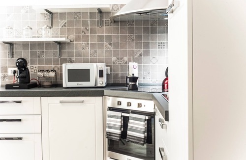 Sarroch Apartment | Holiday Apartment "Villa Farfalle" with A/C and Garden