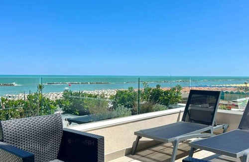 Pesaro Apartment | Holiday apartment with air conditioning, internet and balcony with sea view