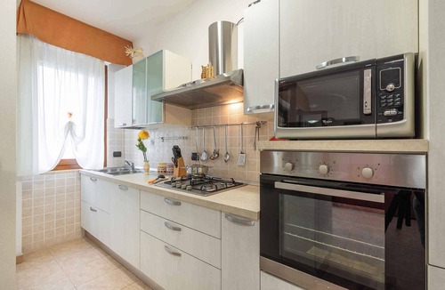 La Pietraia Apartment | Holiday apartment with balcony and air conditioning
